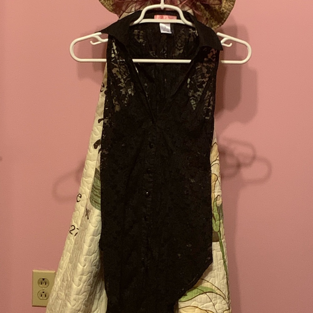 Really Cute Top - image 1